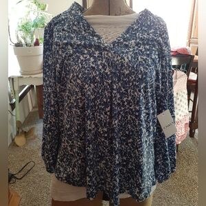 Chaus Women's Blue Floral Top